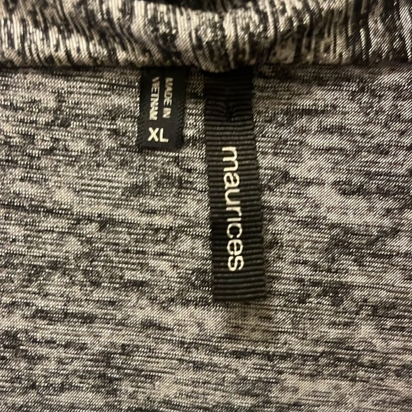 Maurices Black and Gray Women's Blouse size XL - Picture 2 of 9